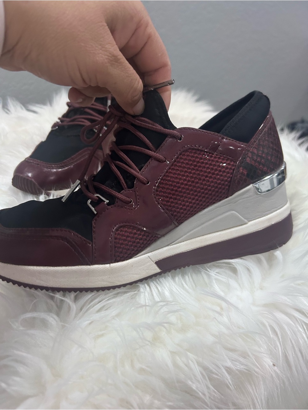 Michael Kors Sneakers in Burgundy and Black size 8.5 women - Picture 5 of 9